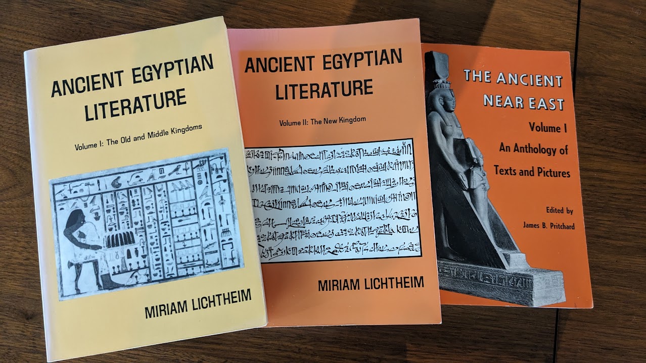 三本书，两本关于埃及的，一本讲述近东的